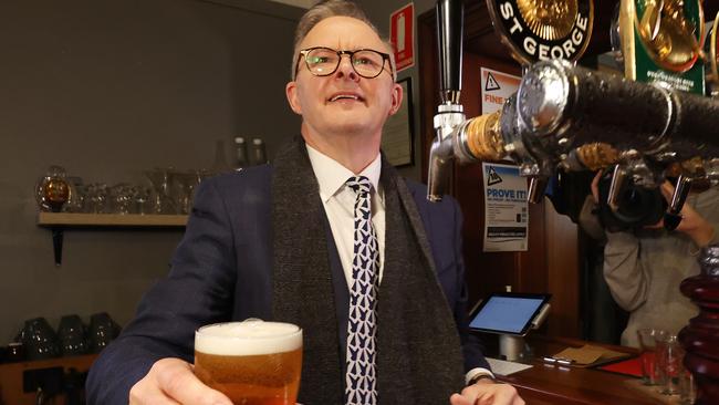 FEDERAL ELECTION TEAM 2022. LABOR BUS TOUR 7/5/2022. Labor leader Anthony Albanese pours a beer at the Boag's Brewery, Launceston, seat of Bass Tasmania. Picture: Liam Kidston