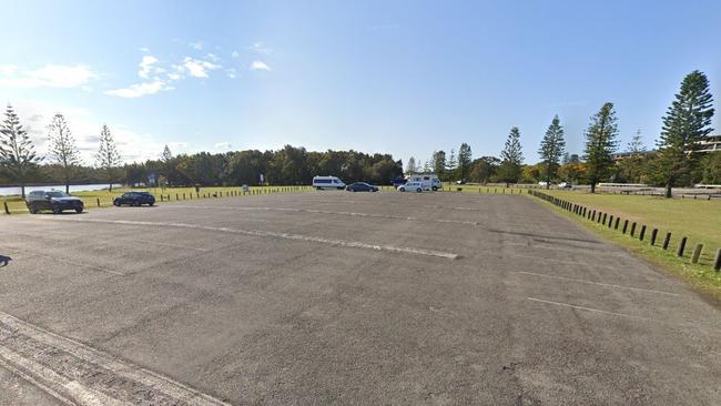 Pelicans Wharf, The Entrance North. Car park. Terilbah Reserve