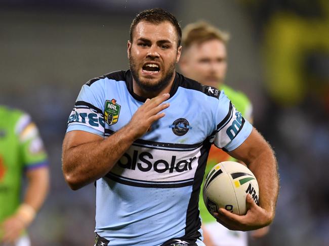 Wade Graham of the Sharks in action during the Round 2 NRL match between the Canberra Raiders and the Cronulla Sharks at GIO Stadium in Canberra, Saturday, March 11, 2017. (AAP Image/Lukas Coch) NO ARCHIVING, EDITORIAL USE ONLY