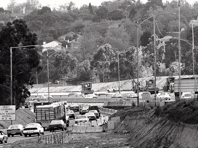 CityLink construction site on the corner of Toorak Road and the South Eastern Freeway in 1995.