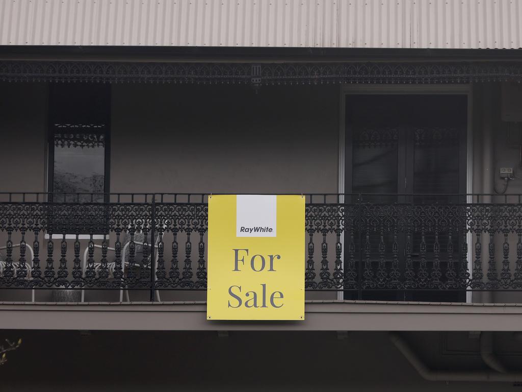 A for sale sign on a house in Milsons Point, Sydney. Picture: NCA NewsWire / Damian Shaw