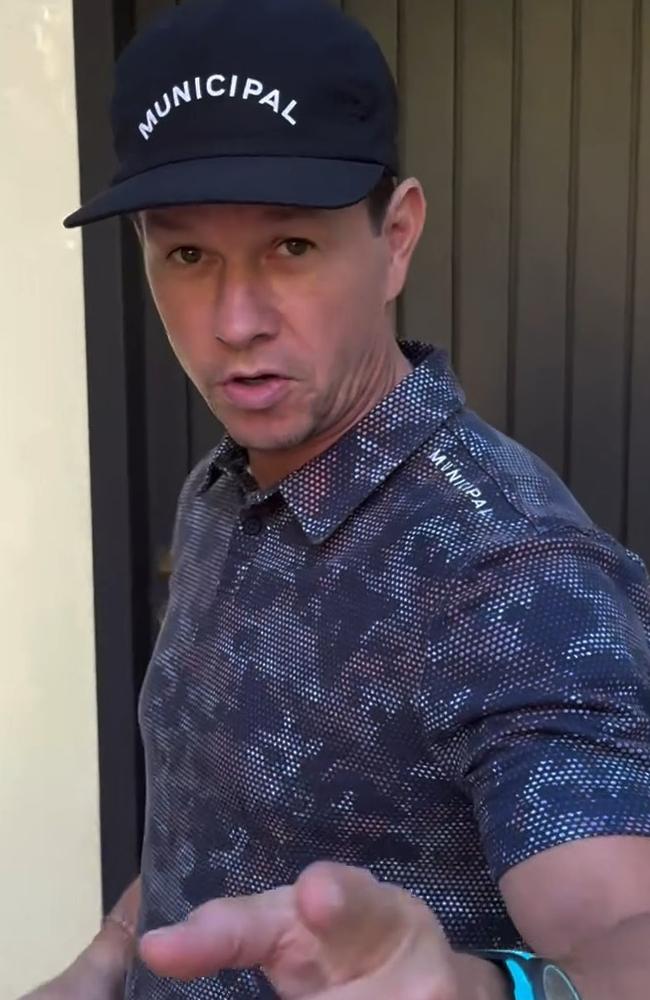 Mark Wahlberg takes a playful dig at a Sydney golf course’s dress code.