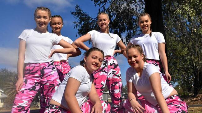 Riley Bryen, Kirri Wright, Bronwyn Wright, Kira Collie, Reyna Core and Demmi Yates (front). Picture: Ellen Ransley