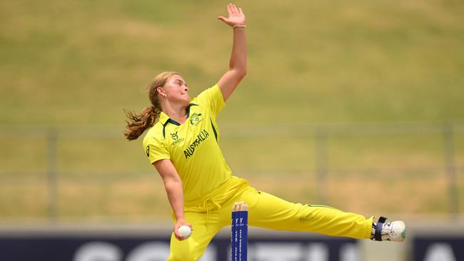 Milly Illingworth in action for Australia during the Under-19 T20 World Cup.