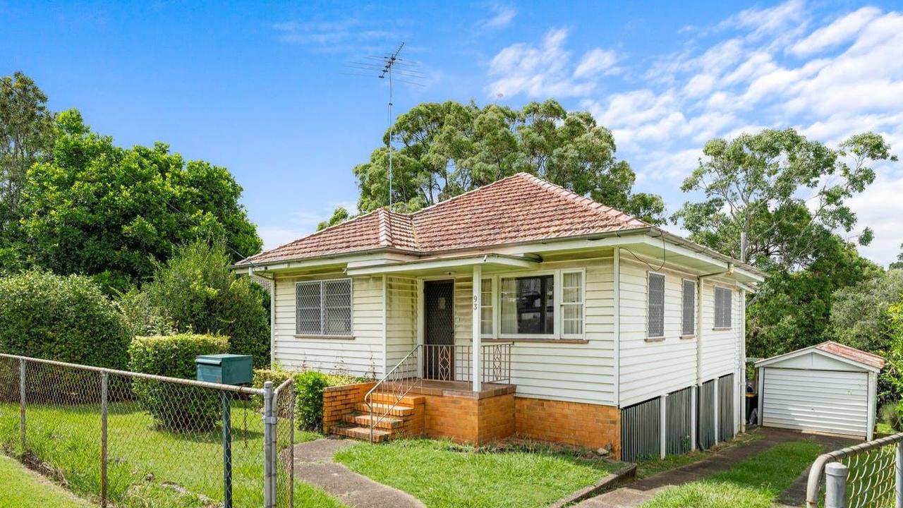93 Creek Rd, Mount Gravatt East, up for sale with Ray White AKG. All Ray White businesses have postponed events for the weekend across Brisbane.
