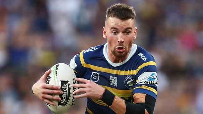 Clint Gutherson of the Eels runs the ball during the Second NRL Elimination Final between the Parramatta Eels and the Brisbane Broncos at Bankwest Stadium in Sydney, Sunday, September 15, 2019. (AAP Image/Brendon Thorne) NO ARCHIVING, EDITORIAL USE ONLY