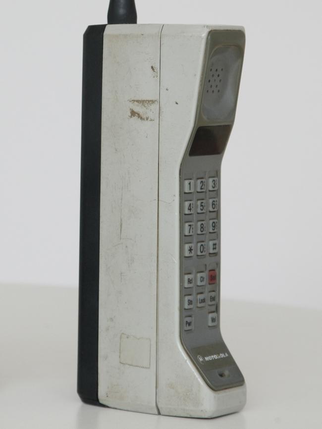 Motorola’s 8500 1987 mobile phone.