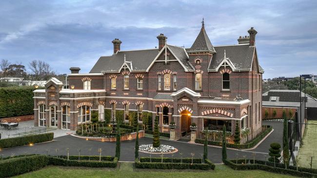 In Hawthorn East, a mansion known as Ellerslie reeled in $19.5m.