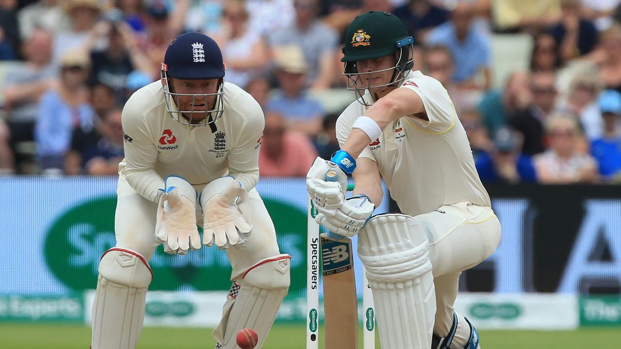 England has been unable to find a way through the defence of Smith.