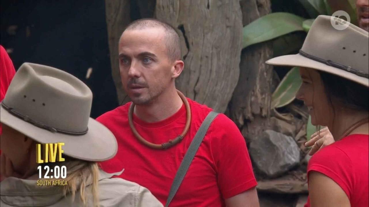 Frankie Muniz walked out of the jungle last week voluntarily. Picture from 10.