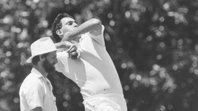 Craig Fildes bowling in September, 1988. Picture: File.