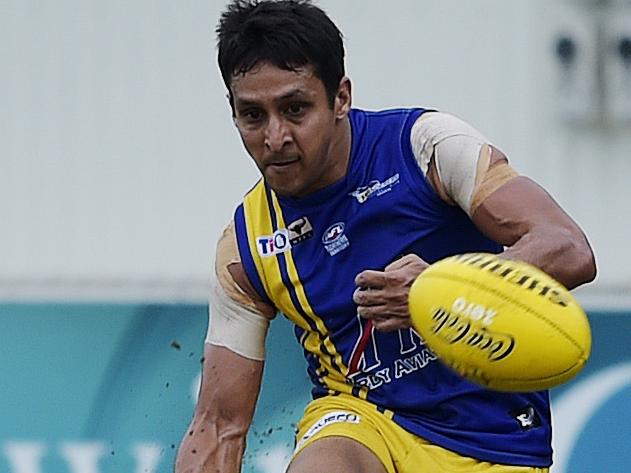 Wanderers' Aaron Motlop gets boot to ball. Picture: Keri Megelus