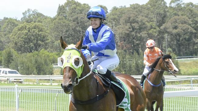 Race 1 - Nowra, 15 December 2024, Winner - Twin Telepathy, Jockey _Jess Taylor. Picture: Bradley Photos