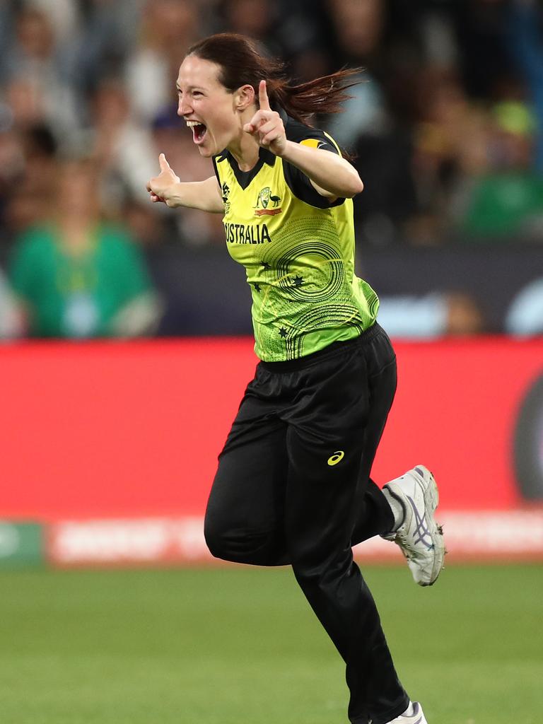 Megan Schutt in action for Australia in the World Cup final. Picture: Cameron Spencer/Getty Images