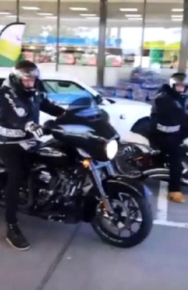 Then-senior Mongols bikie Shane Bowden leaving jail in a limousine.