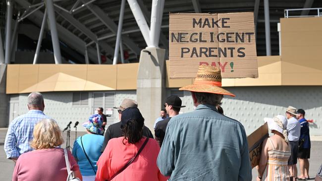 Queensland Premier Annastacia Palaszczuk and her ministers were met with fed-up protesters in North Queensland on Sunday.