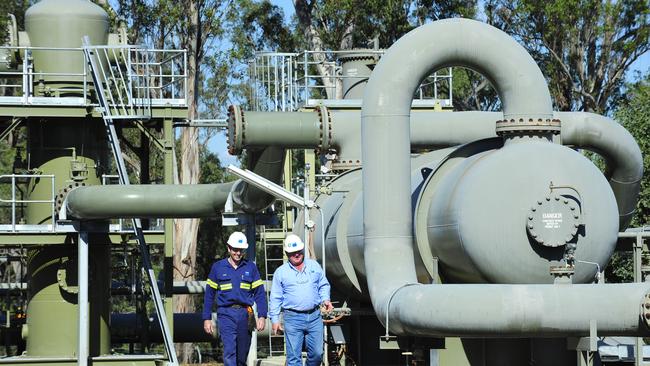 agl-to-sell-queensland-gas-assets-to-chinese-australian-consortium