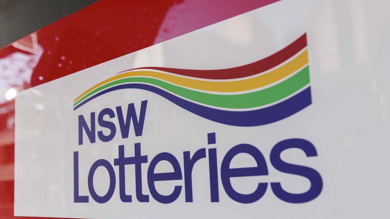 The lucky winner said he would now be able to buy his young family a house. Picture: NewsWire / David Swift