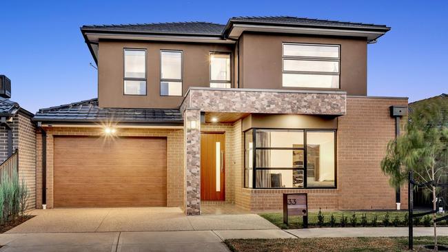 No. 33 Hollyhock Rd, Craigieburn, has just been listed with a $590,000-$640,000 asking price.