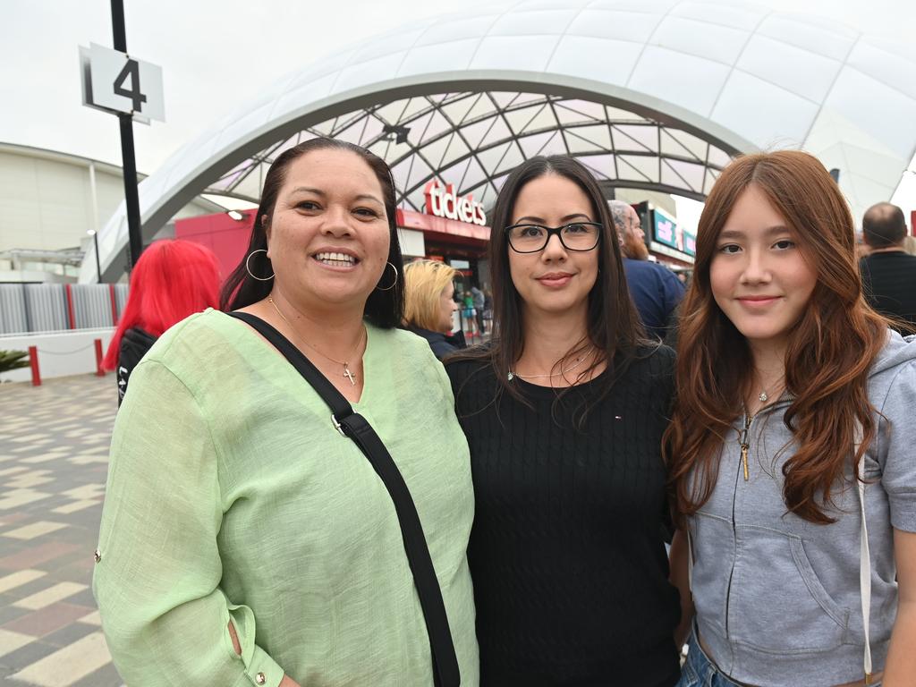 Fans outside the Snoop Dogg Concert at the Adelaide Entertainment centre. Picture: Keryn Stevens