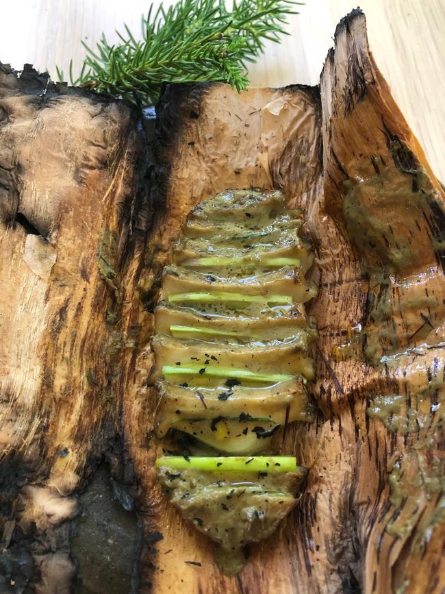 Abalone and asparagus in paperbark, Restaurant Botanic