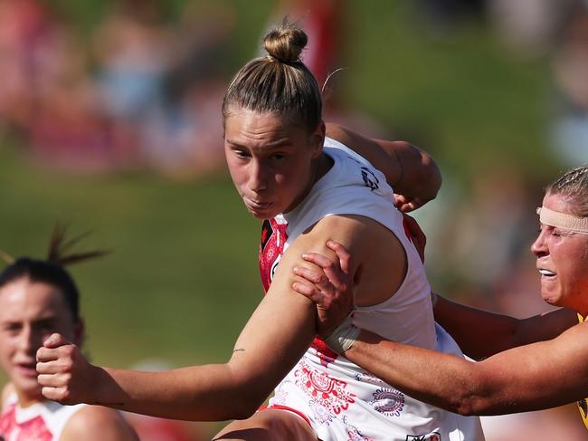 SYDNEY, AUSTRALIA - OCTOBER 14:  Montana Ham of the Swans kicks during the round seven AFLW match between Sydney Swans and Hawthorn Hawks at Henson Park, on October 14, 2023, in Sydney, Australia. (Photo by Matt King/AFL Photos/via Getty Images)