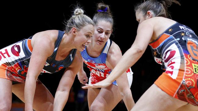 The Giants and Swifts battle in second season of Super Netball in 2018.