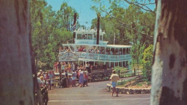 Captain Sturt Paddle Wheeler was a former boat attraction that travelled across the park’s artificial river, the ‘Murrissippi River’. Picture: Murray Views Collection