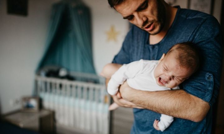 bassinet for colic baby