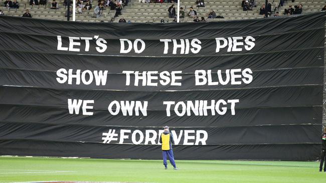 Obviously no spell check in the Collingwood cheersquad. Picture: Michael Klein