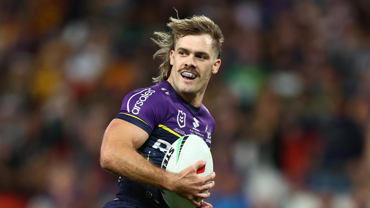 NRL Live: Papenhuyzen scores astonishing opener for Storm