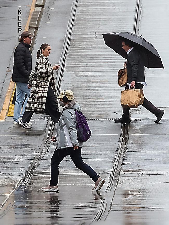 Sky News Meteorologist Rob Sharpe said temperatures will “plunge” for much of the southeast. Picture: NewsWire/Ian Currie