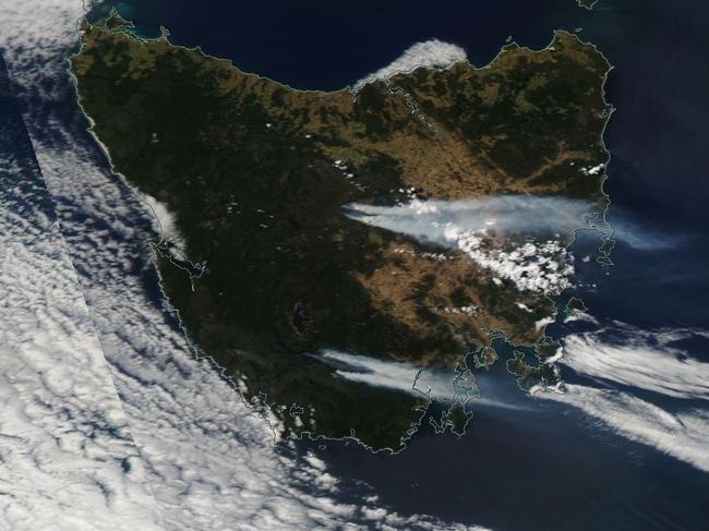 NASA satellite image of Tasmanian bushfires today.