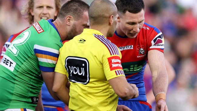 Tyson Gamble immediately complained to referee Ashley Klein that he had been bitten. Picture: Brendon Thorne/Getty Images
