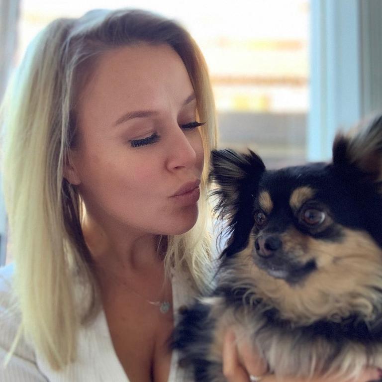 Once a gal is in her 30s it’s hard to live in a house share, says Jana.