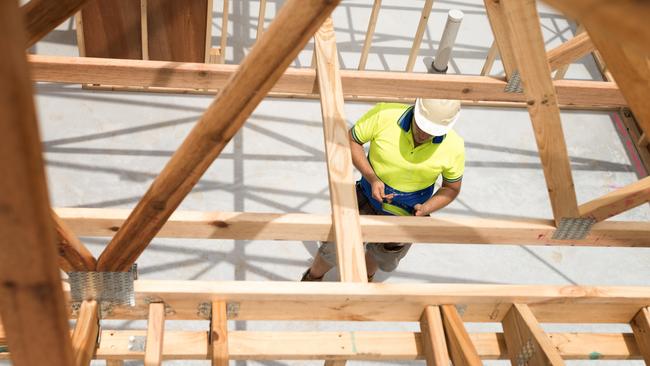 A new report has shown that apprentice numbers across Australia have fallen.