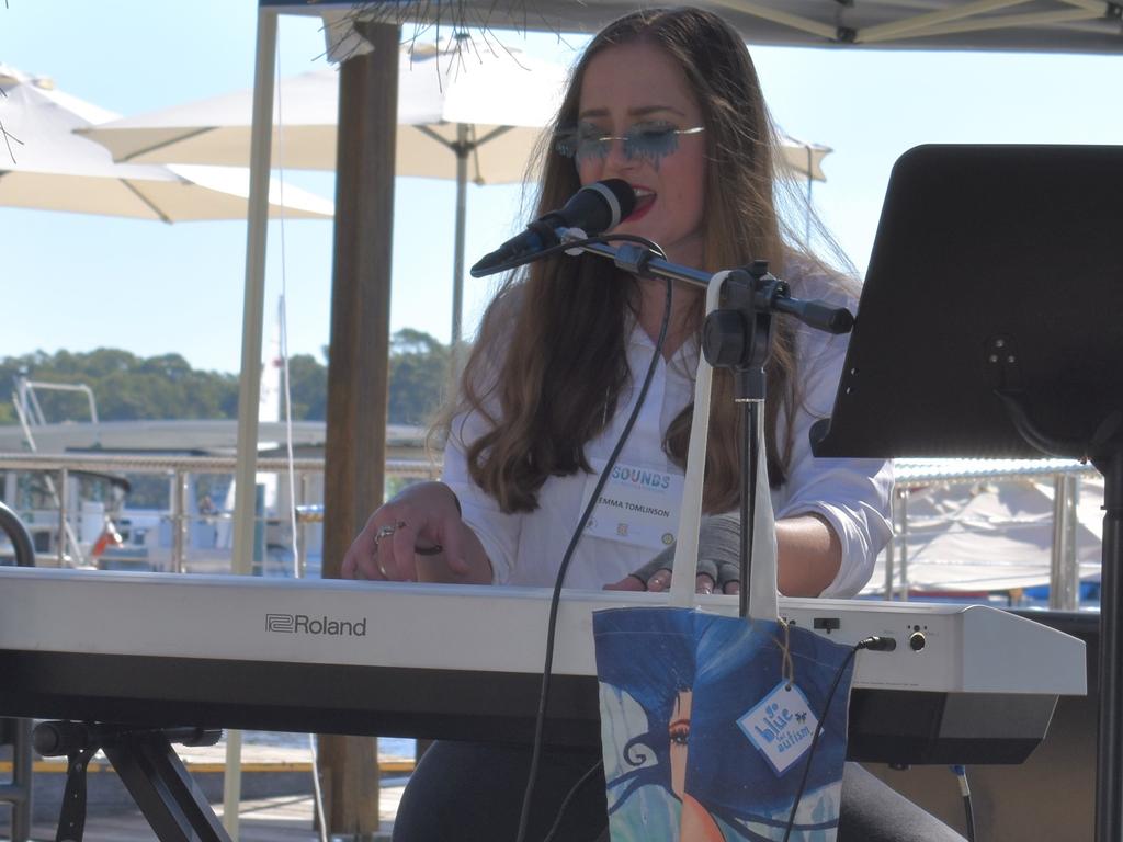 Emma Tomlinson was among the 70 buskers performing at the 2021 Noosa Come Together Festival.