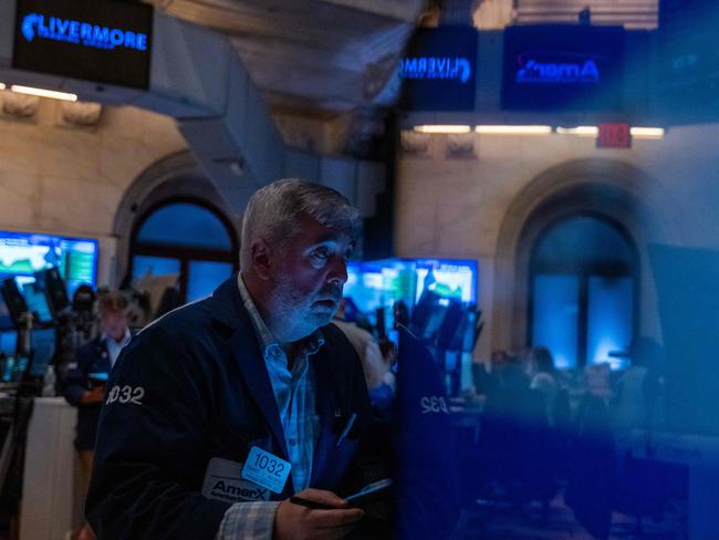 NEW YORK, NEW YORK - SEPTEMBER 09: Traders work on the New York Stock Exchange (NYSE) floor on September 09, 2024 in New York City. The Dow finished up over 400 points following last week's losses.   Spencer Platt/Getty Images/AFP (Photo by SPENCER PLATT / GETTY IMAGES NORTH AMERICA / Getty Images via AFP)