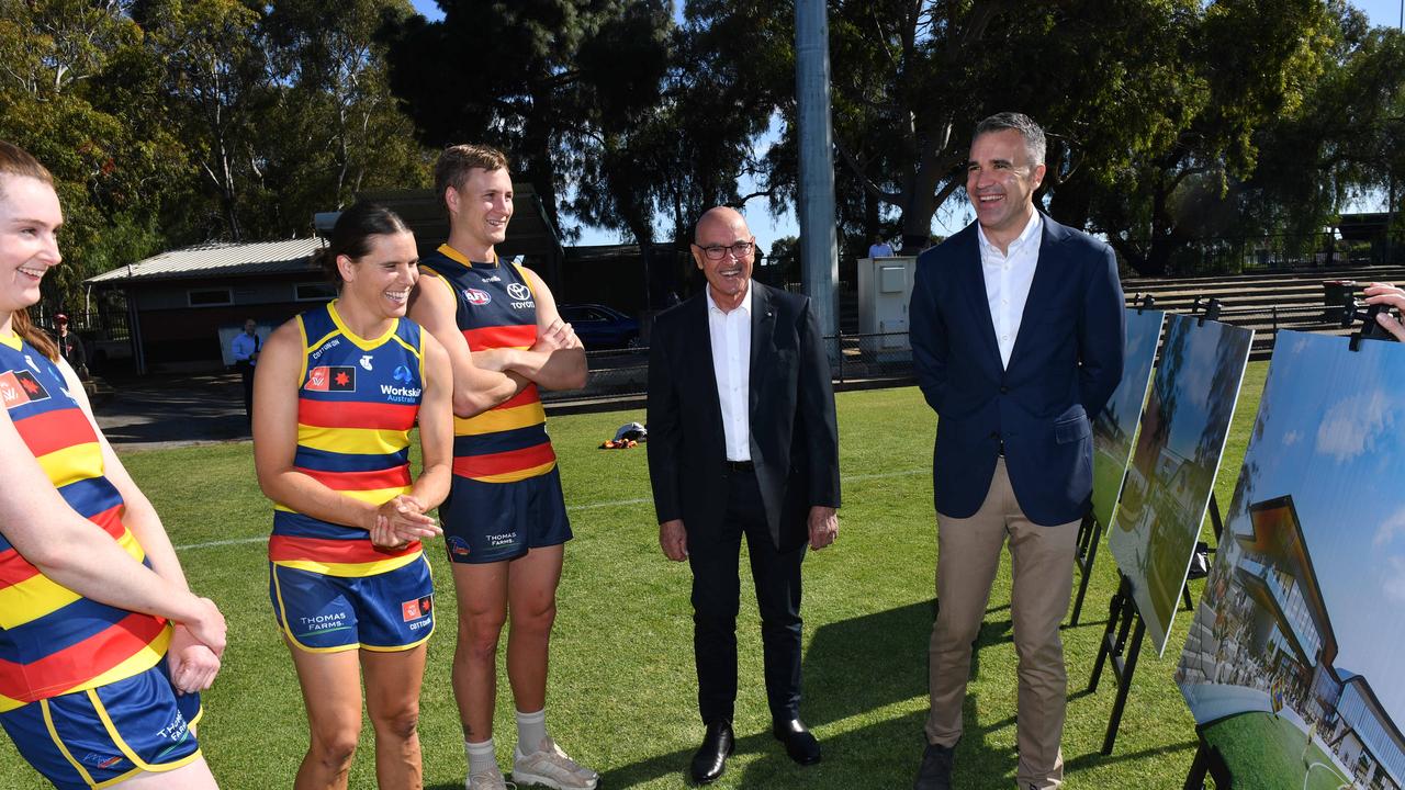 South Australian Premier Peter Malinauskas with Crows players Sarah Allan, Chelsea Randall and Jordan Dawson with Crows chairman John Olsen. Picture: Keryn Stevens