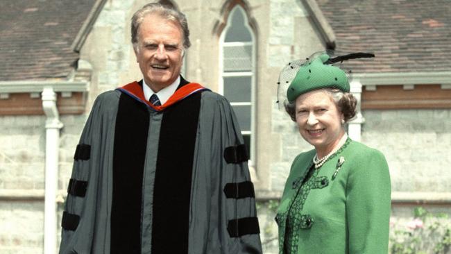 Billy Graham formed a close bond with the Queen, pictured in 1989.