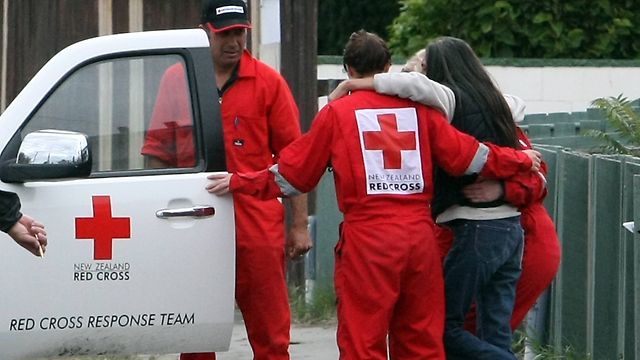 Wallabies coach Robbie Deans and Fox get behind Australian Red Cross NZ Earthquake Appeal