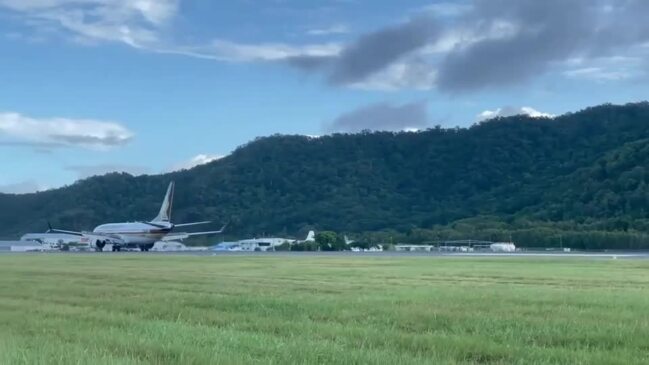 Singapore Airlines Boeing 737-8