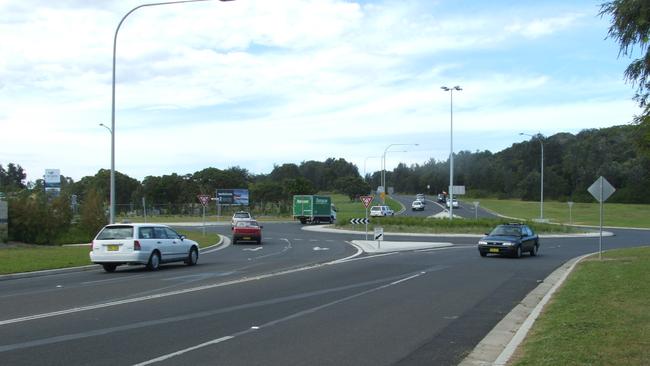 The roundabout at the corner of Angels Beach Drive and Coast Rd in 2010. Photo by Rebecca Lollback.