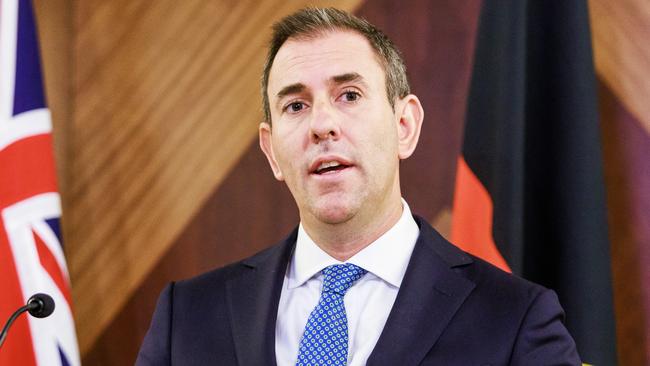 MELBOURNE, AUSTRALIA - Newswire Photos February 2, 2023: Federal Treasurer Jim Chalmers MP during a press conference at 4 Treasury place in Melbourne. Picture NCA NewsWire / Aaron Francis