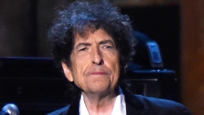 Bob Dylan Melbourne review: Dylan still doing things his own way ...