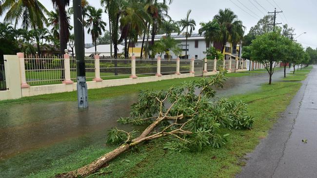 Golf links Drive. Picture: Shae Beplate.