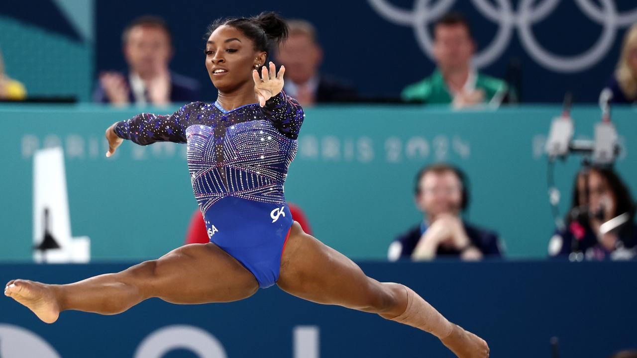 Simone Biles’ wild act drops jaws after historic gold medal The