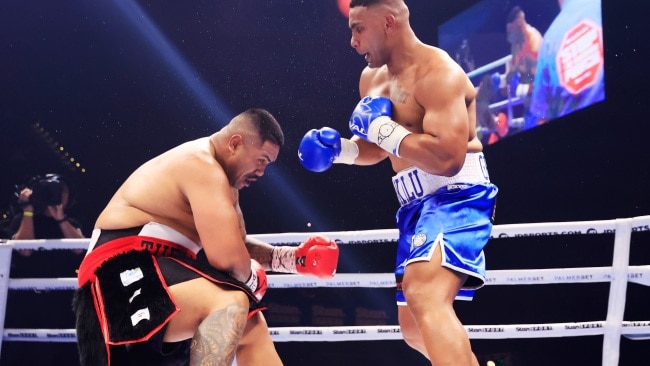 Tevita Pangai Junior knocks out Jeremiah Tupai-Ui on the undercard. (Photo by Mark Evans/Getty Images)