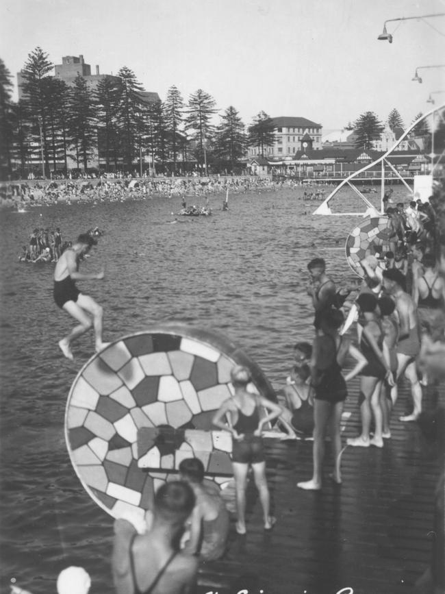 The Manly harbour pool. Photo Northern Beaches Library