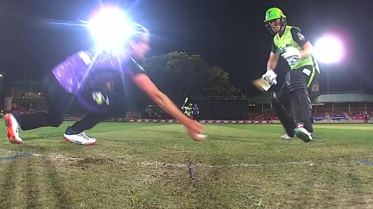 Hurricanes no match for Thunder despite WBBL veteran’s one-handed stunner